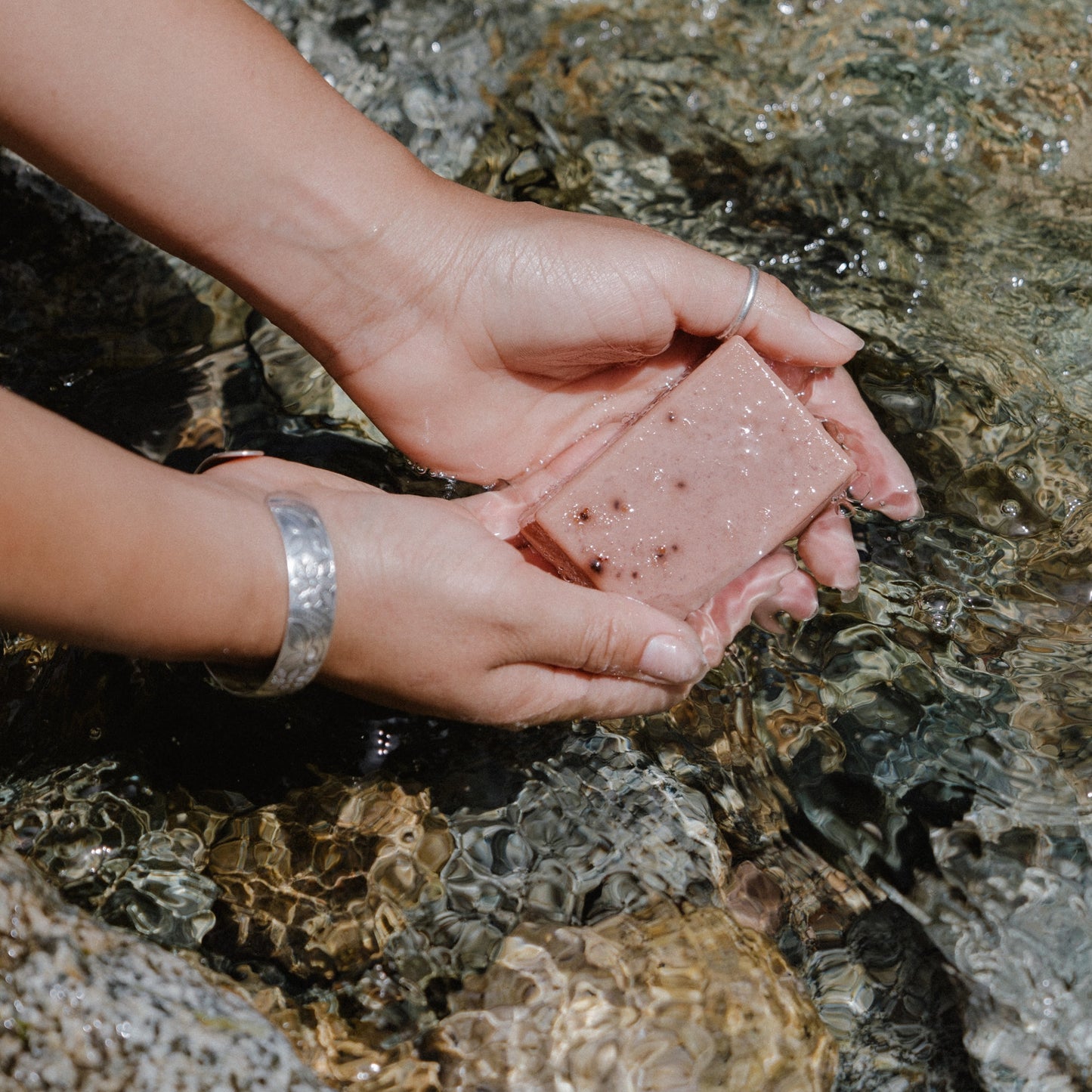 TEWÍN’XW Facial Bar by Sḵwálwen Botanicals